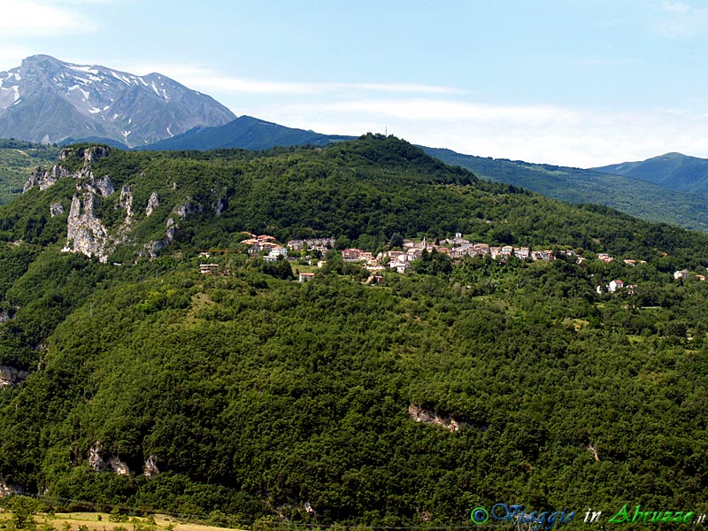 01-P7022144+.jpg - 01-P7022144+.jpg - Panorama del borgo montano.